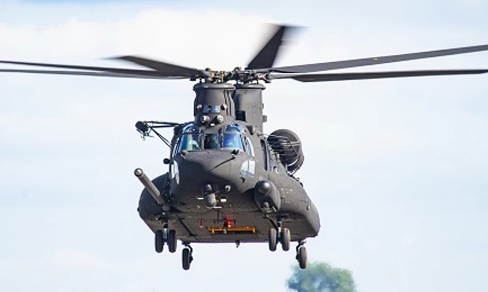Η Boeing έλαβε παραγγελία 213 εκ. δολαρίων για προμήθεια πρόσθετων ελικοπτέρων Chinook στην SOCOM